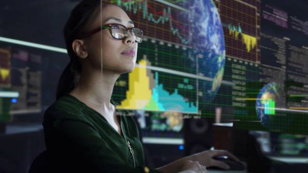 Assurer une veille commerciale, concurrentielle, technologique et définir les plans d'actions marketing en France et à l'international